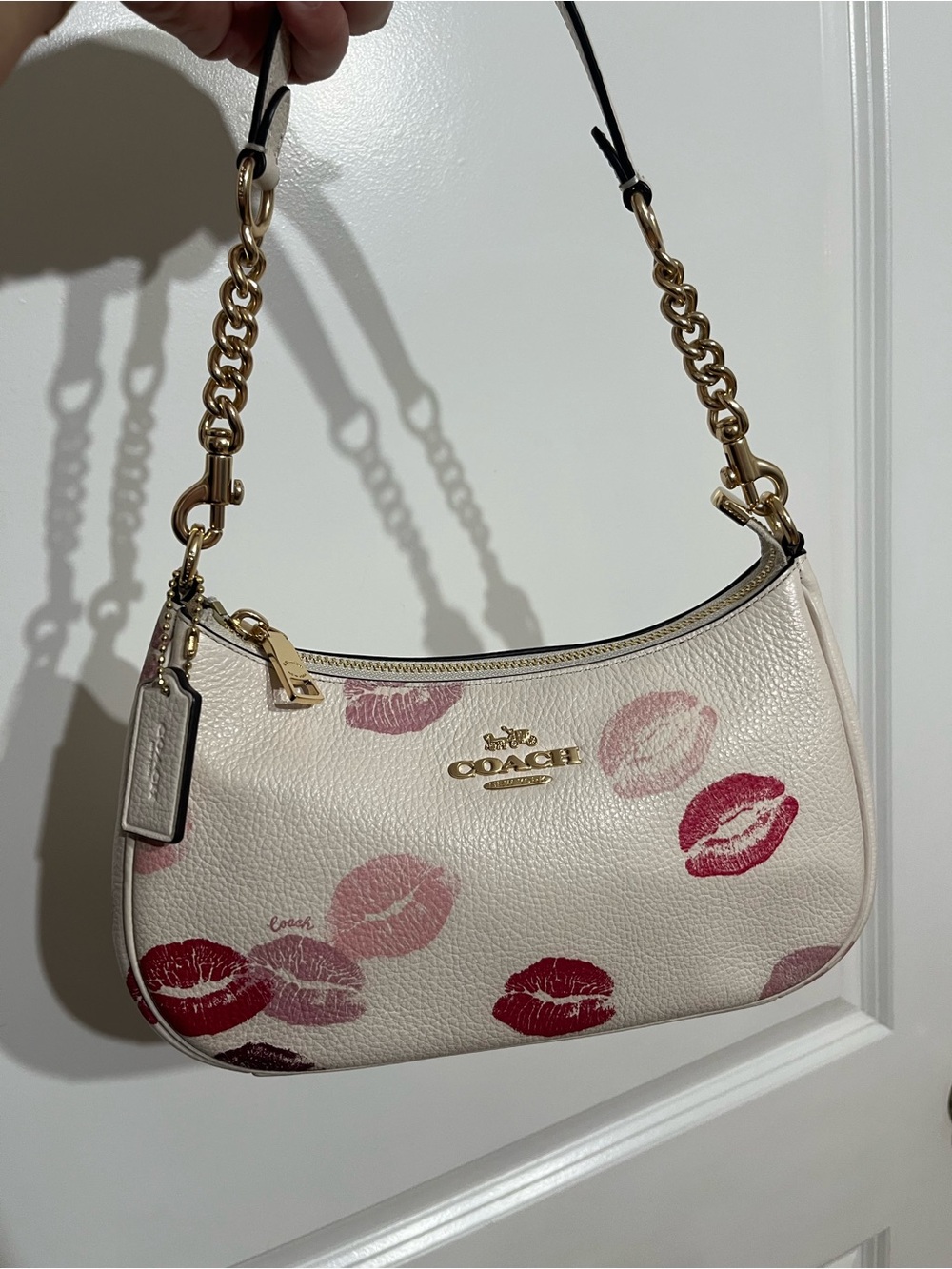 Coach Chalk Leather Shoulder Bag with Red & Pink Kiss Lip Print CZ939